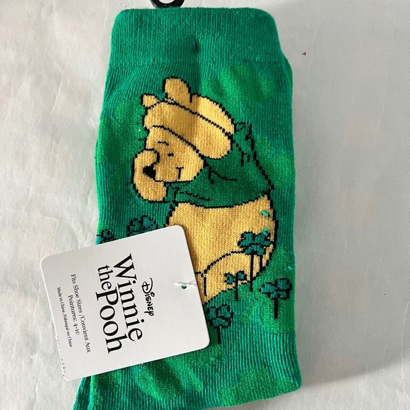 Disney Winnie The Pooh Green Crew Socks St. Patrick’s Day NWT - Picture 1 of 4